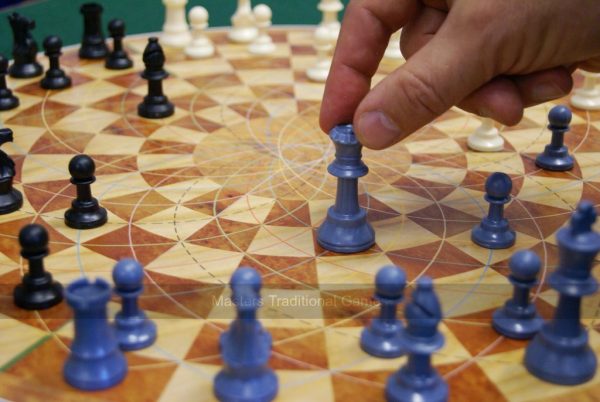 3 Player Circular Chess