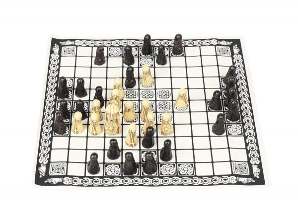 Hnefatafl Board Game - Viking Chess Set - Masters Edition
