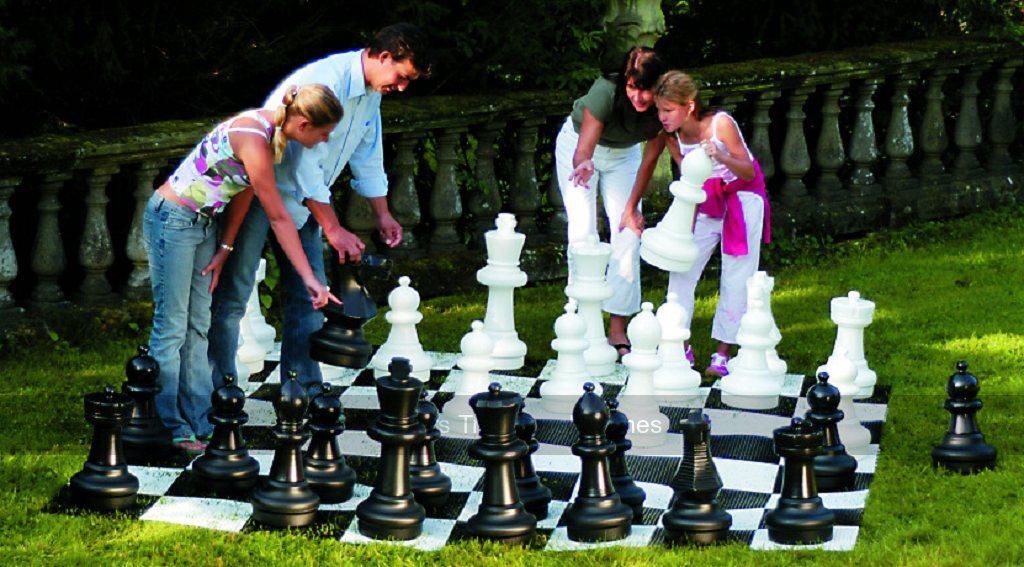Rolly Giant Chess Set, 64cm King (without board)