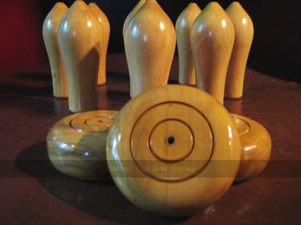 Set of Boxwood skittle Pins & Cheeses - Northamptonshire style