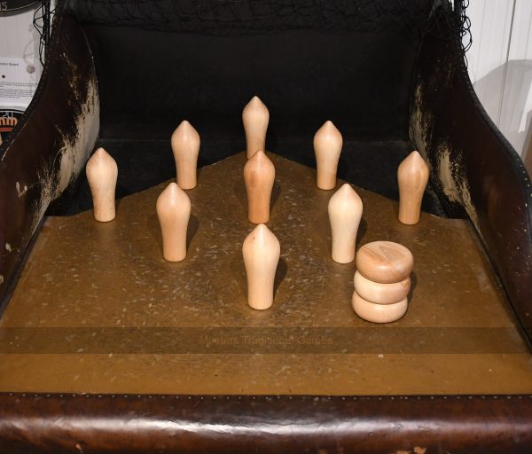 Set of Northamptonshire skittle pins and cheeses (Beech)