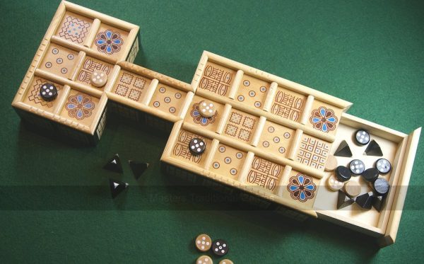 Wooden Royal Game of Ur with Drawer & Pyramid Dice