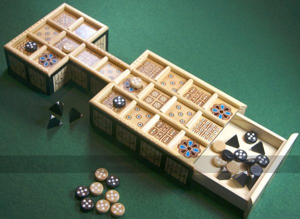 Wooden Royal Game of Ur with Drawer & Pyramid Dice