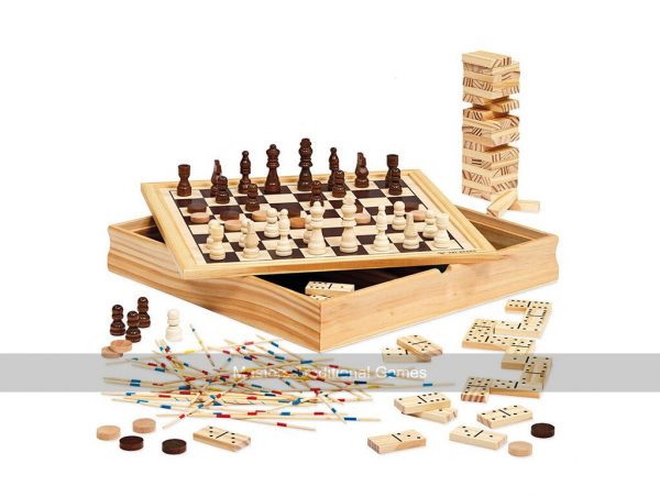Classic Games 36cm Wooden Compendium by Dal Negro with 6 Games