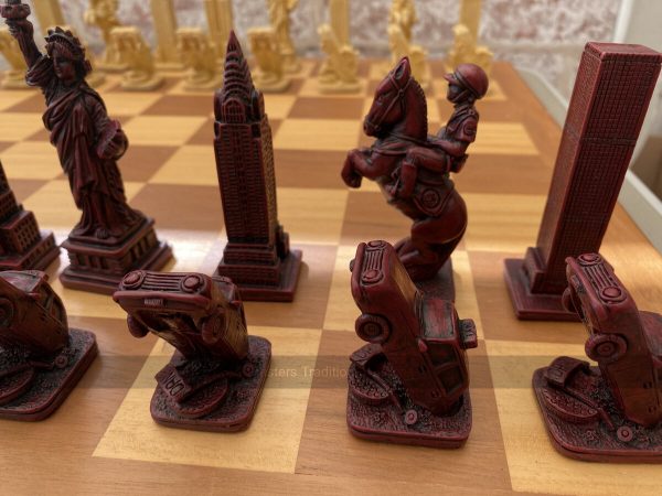 New York Berkeley Chess Set with 4.25 inch King