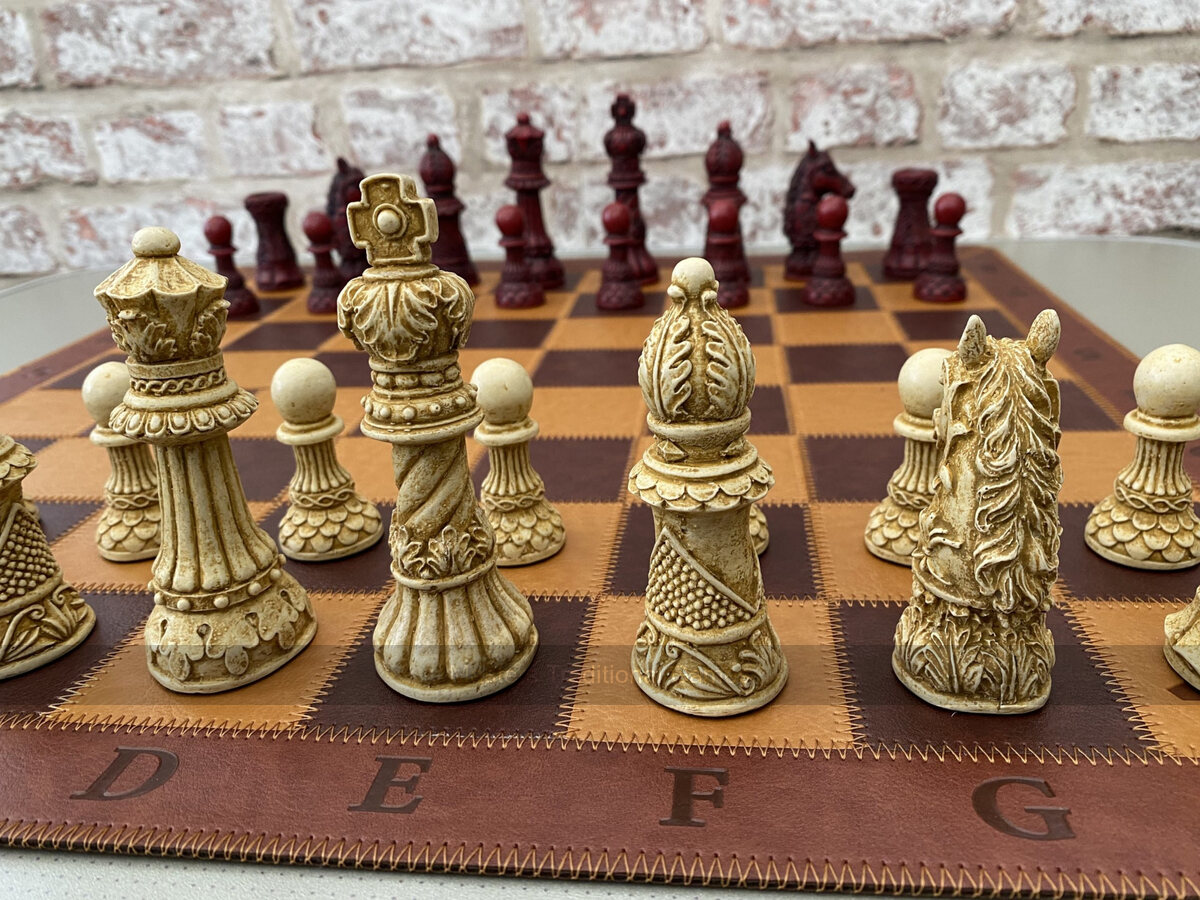 Ornate Staunton Berkeley Chess Set with 4.25 inch King