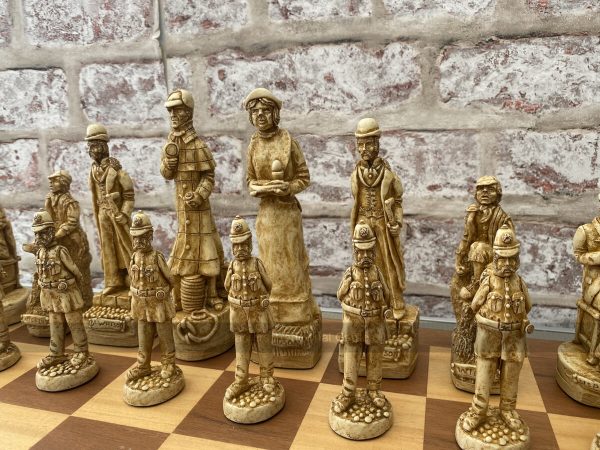 Sherlock Holmes Berkeley Chess Set with 6 inch King