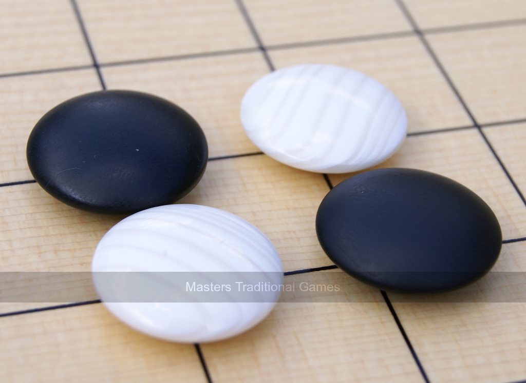 Kurokigoishiten Blue Label Clamshell & Slate Go Stones